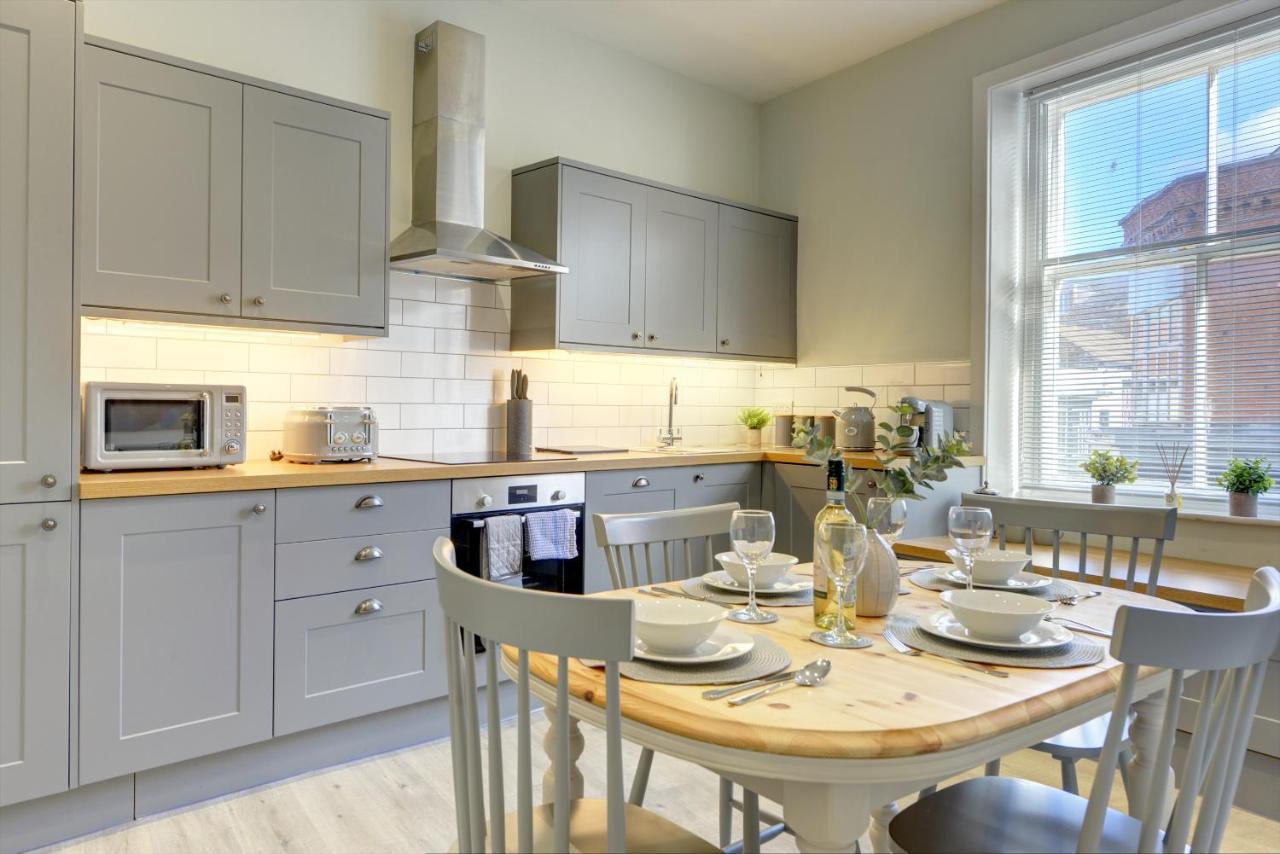 The Nook - A Modern 2 Bedroom Loft With Parking Ripon Kültér fotó